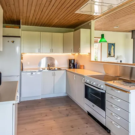 Three-Bedroom Holiday Home In Farevejle