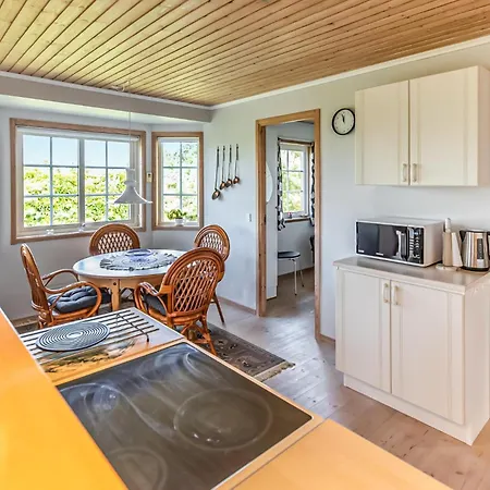Three-Bedroom Holiday Home In Farevejle Fårevejle