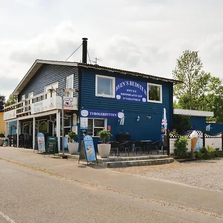 Three-Bedroom Holiday Home In Farevejle Fårevejle